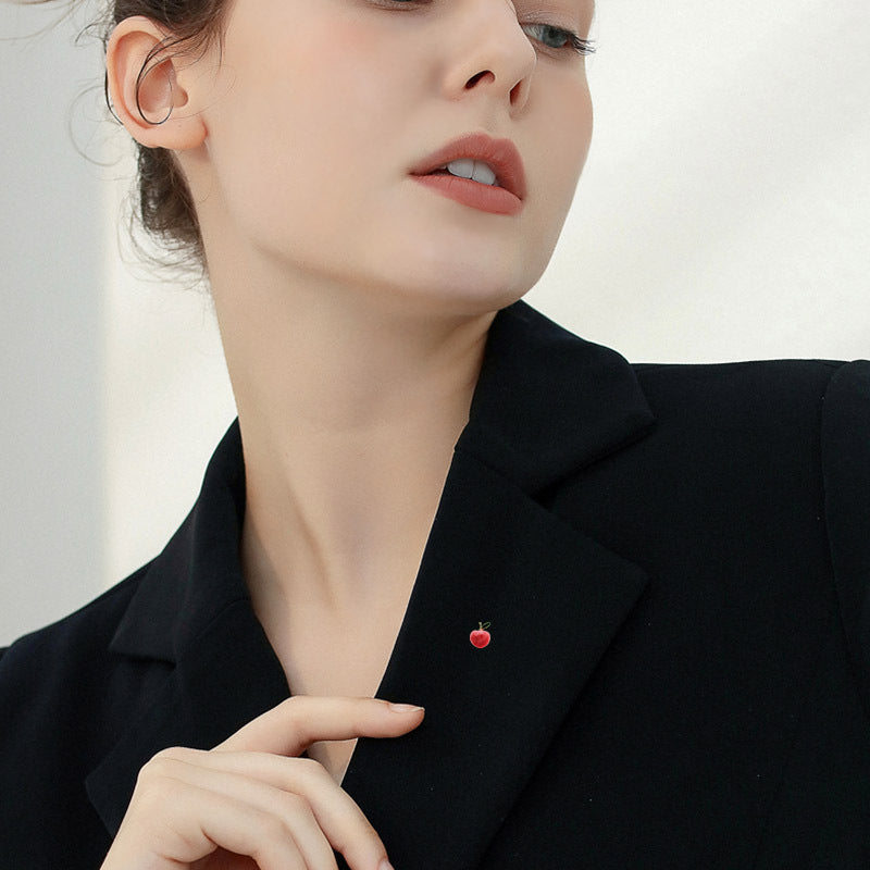 2025 Korean version of summer waist closing artifact enamel dripping pin cute fruit breast pin buckle wholesale peach anti-light buckle