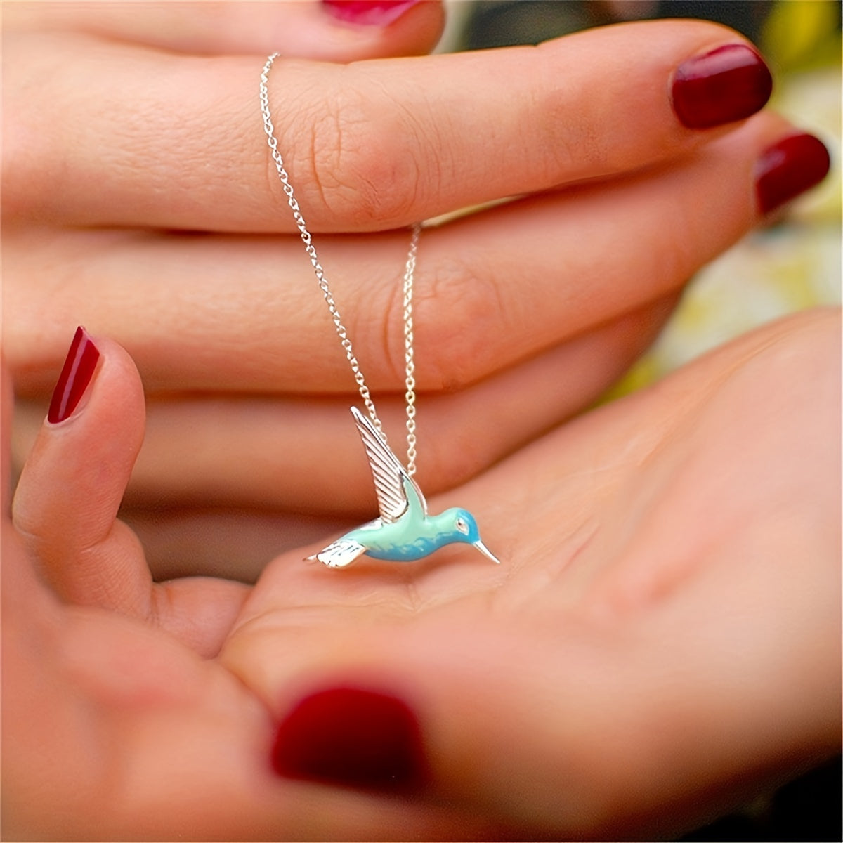 Fashion thick silver hummingbird pendant necklace European and American fashion animal jewelry holiday accessories gifts
