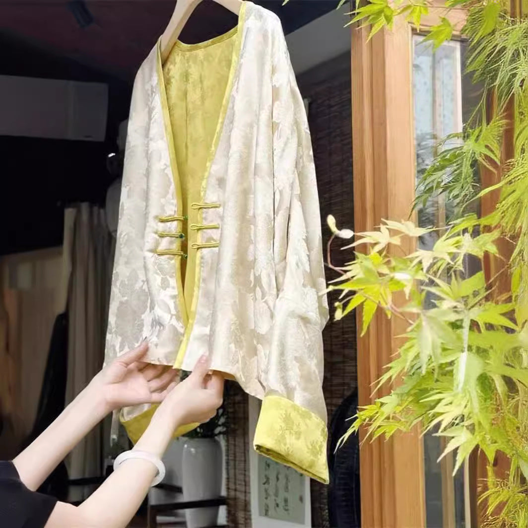 2025 Spot popular new Chinese style yellow button jacket top shorts two-piece set light mature style autumn women's clothing