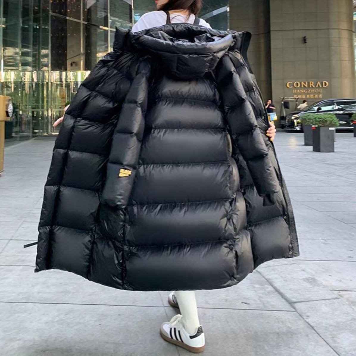 2025 Clearance black long thickened down cotton jacket women's popular hooded autumn and winter new long over knee loose down jacket