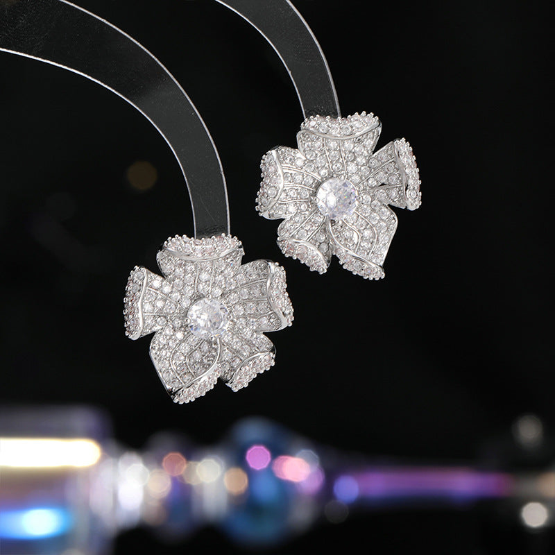 2025 sweet sunflower three-dimensional earrings s925 silver needle elegant temperament fashion stud earrings slightly inlaid with zirconium earrings women
