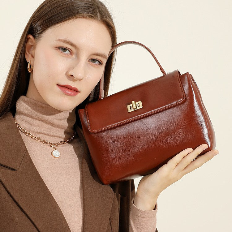 2025 Fashion textured cowhide handbag versatile retro shoulder bag genuine leather commuter messenger bag