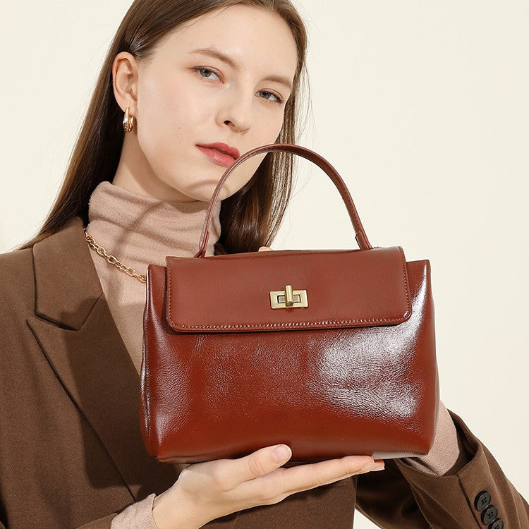 2025 Fashion textured cowhide handbag versatile retro shoulder bag genuine leather commuter messenger bag