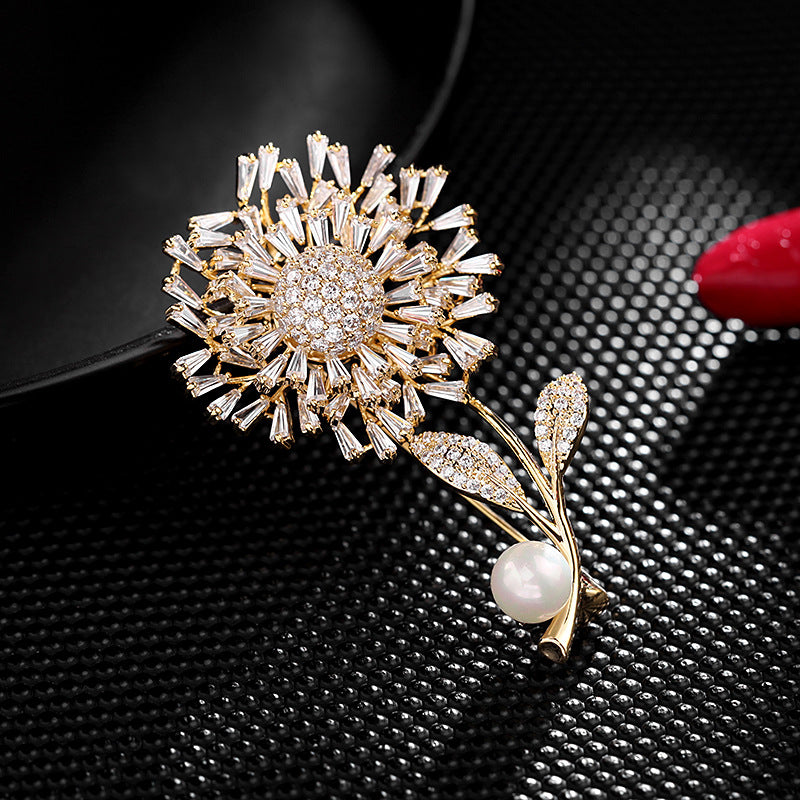 2025 High-end temperament clothing Women's tide corsage accessories Gold inlaid zircon pearl pin buckle decorative sunflower brooch
