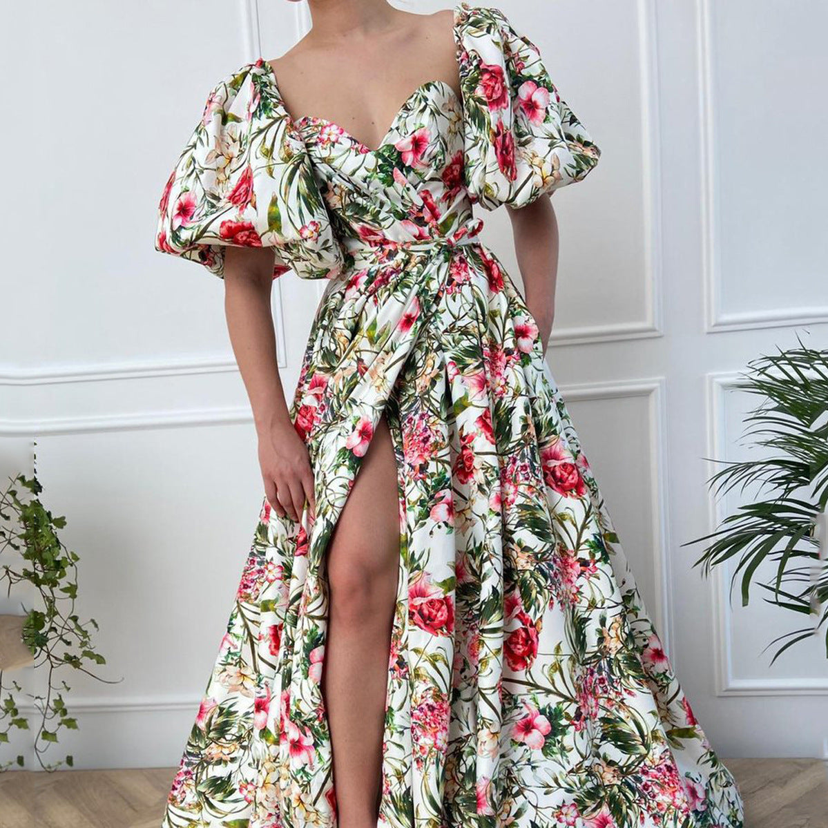 New women's clothing new V-neck chiffon printed high-waisted and thin big swing skirt, celebrity short-sleeved dress