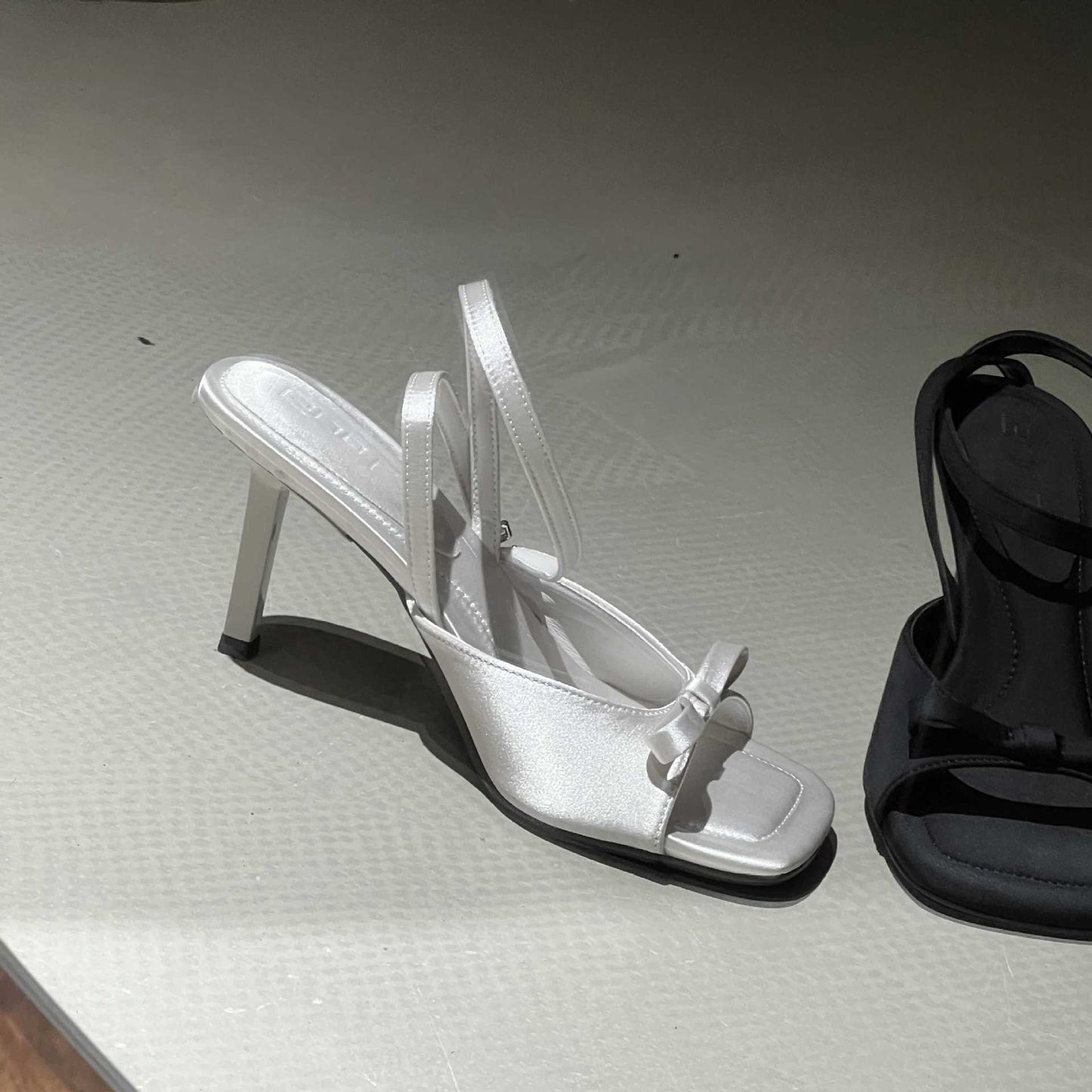 2025 ankle strap silver satin bow high heel cool slippers thin heel open-toed women's sandals temperament