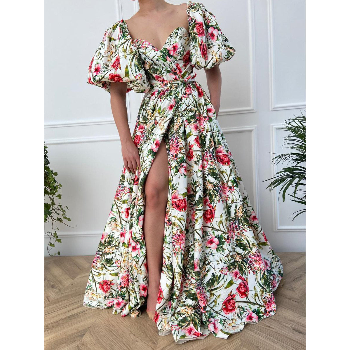 New women's clothing new V-neck chiffon printed high-waisted and thin big swing skirt, celebrity short-sleeved dress