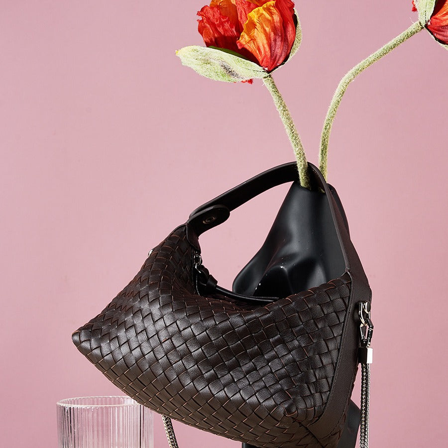 2025 Leather woven women's bag popular spring and summer new fashion sheepskin messenger bag niche design woven dumpling bag portable