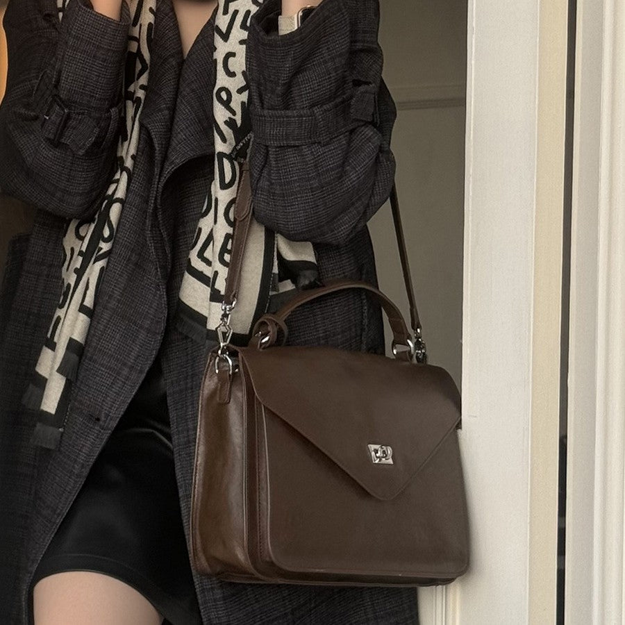 2025 Large capacity trendy retro shoulder messenger bag new autumn and winter casual shoulder messenger bag simple handbag