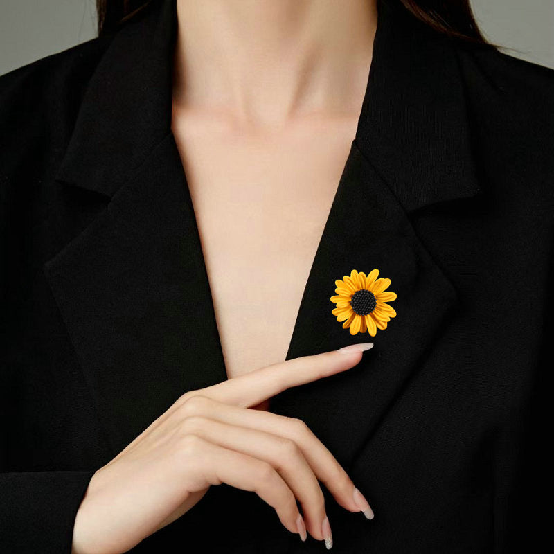 2025 In one fell swoop, sunflower dripping oil, small daisy brooch, women's fresh pastoral style, pin, hat, clothing, collar pin and accessories