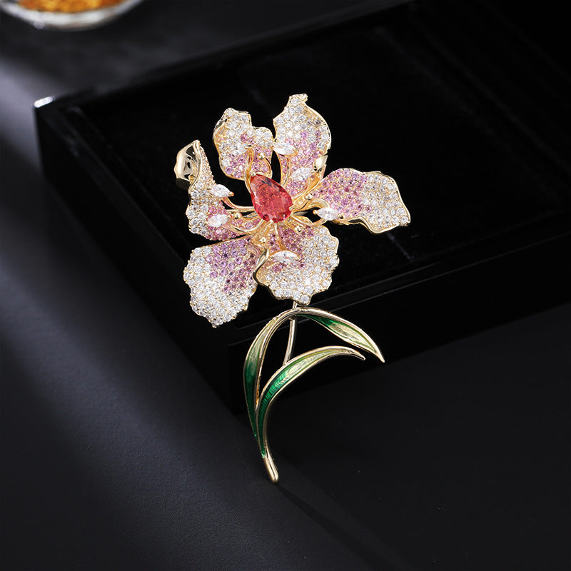 2025 Jewelry heavy industry exquisite gradual change flower brooch femininity light luxury brooch sweet fashion suit coat accessories