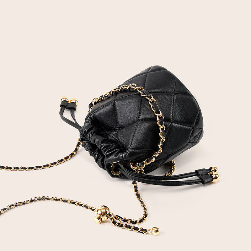2025 Calf leather first layer portable chain leather small bag popular new high-end bucket bag versatile shoulder messenger bag