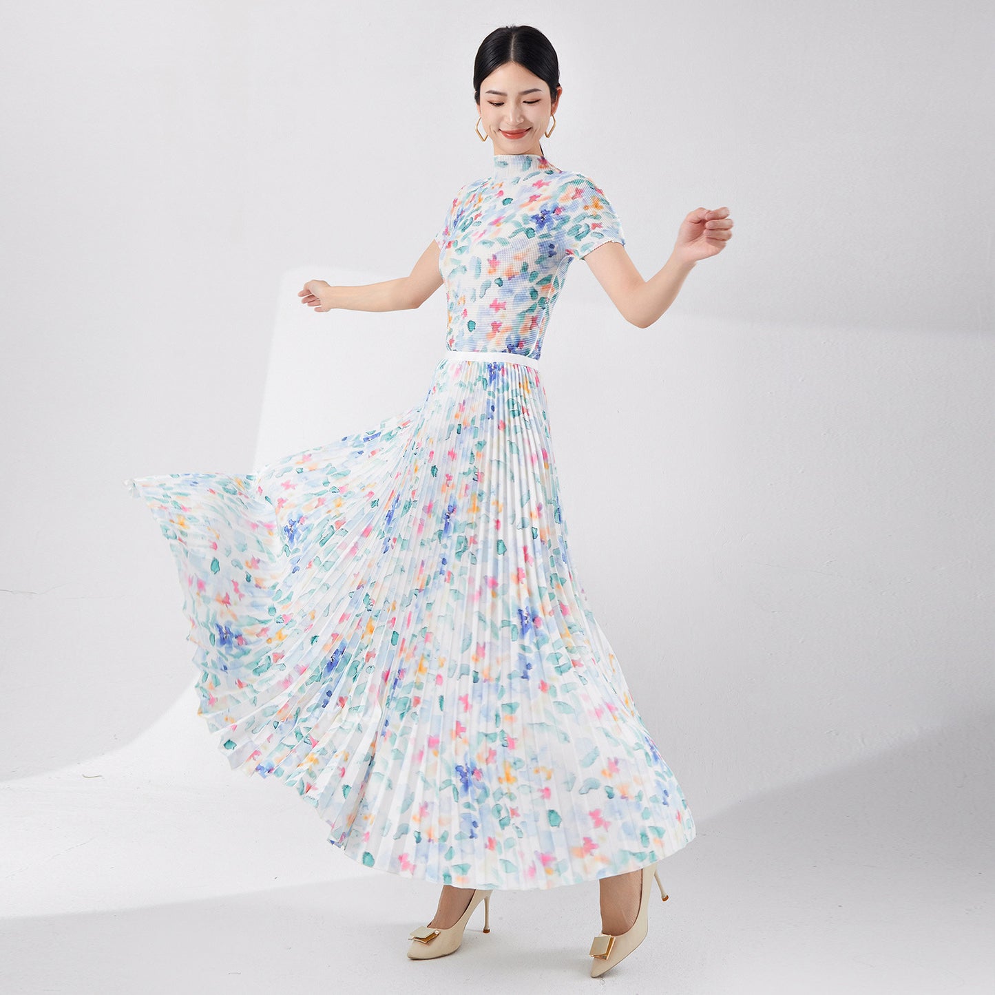 2025 Mizhai suit women's summer two-piece set, high-end new floral short-sleeved T-shirt, thin elastic waist big swing skirt