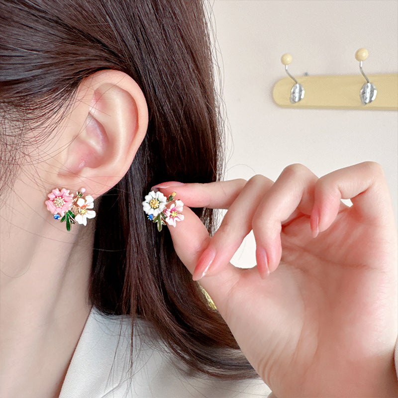 2025 S925 silver needle asymmetric sunflower small daisy fresh stud earrings super fairy sweet temperament versatile personality earrings tide