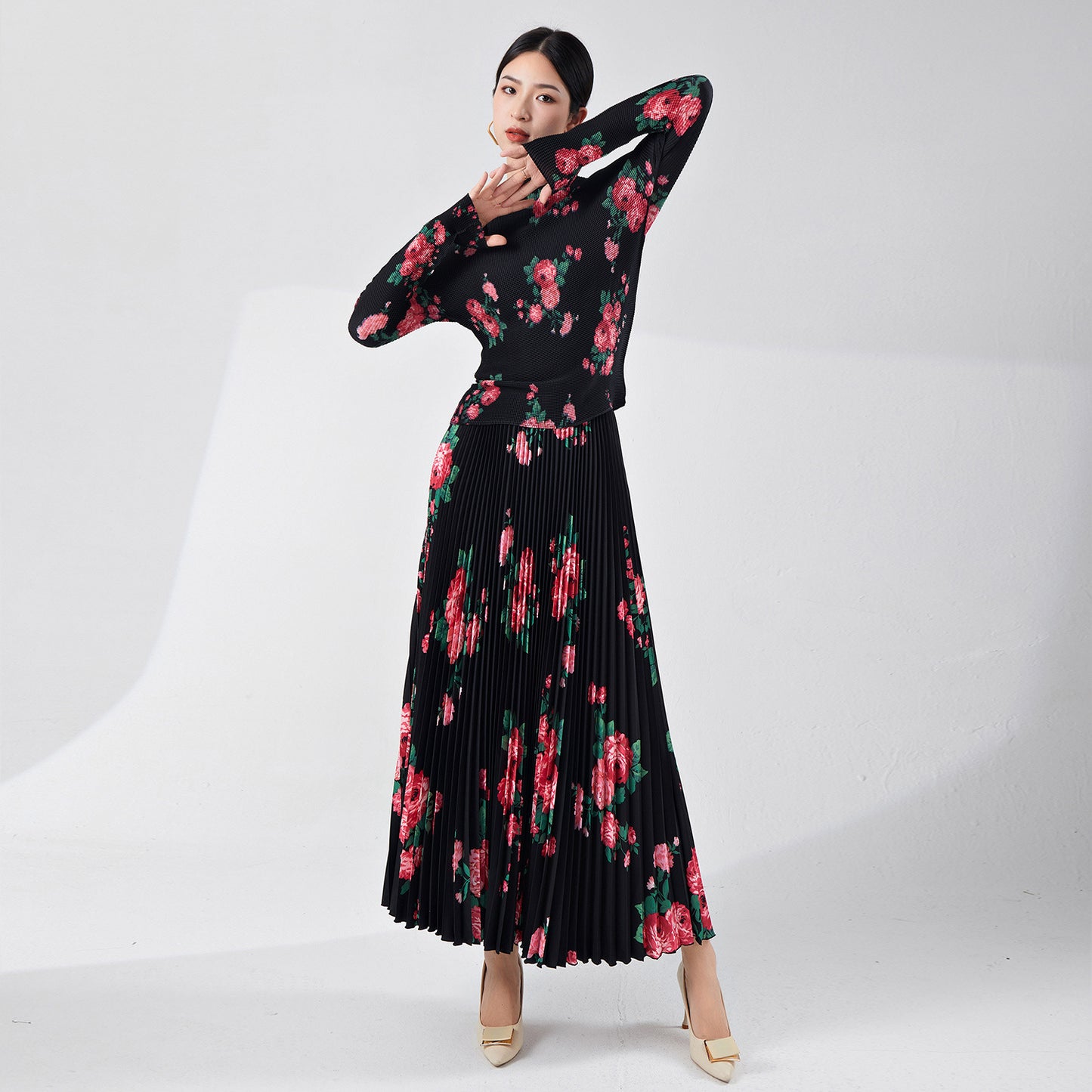 2025 Popularan Station Suit Skirt Spring Women's Design Sense Printed Long Sleeve T-Shirt Top Big Swing Skirt Two-piece Set