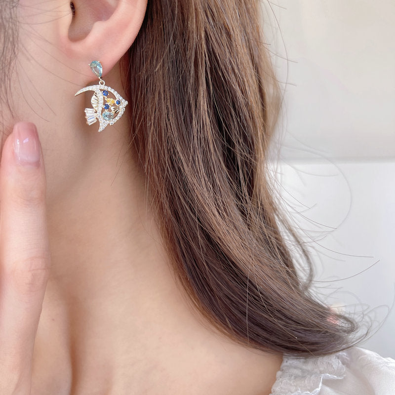 2025 S925 silver needle micro-inlay craft earrings niche design stud earrings sweet temperament cute kiss little goldfish earrings