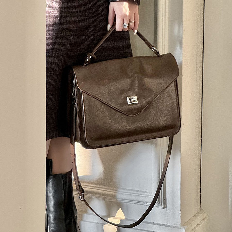 2025 Large capacity trendy retro shoulder messenger bag new autumn and winter casual shoulder messenger bag simple handbag
