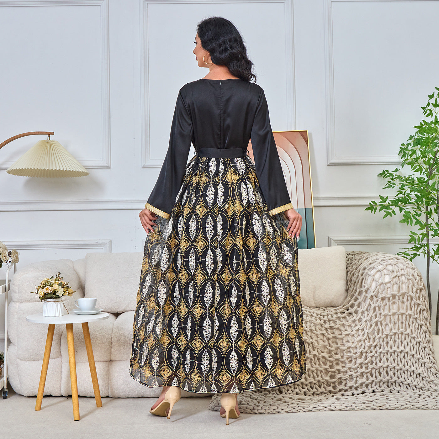 MT181 Muslim summer new robe Middle East Dubai embroidery elegant dignified V-neck dress dress
