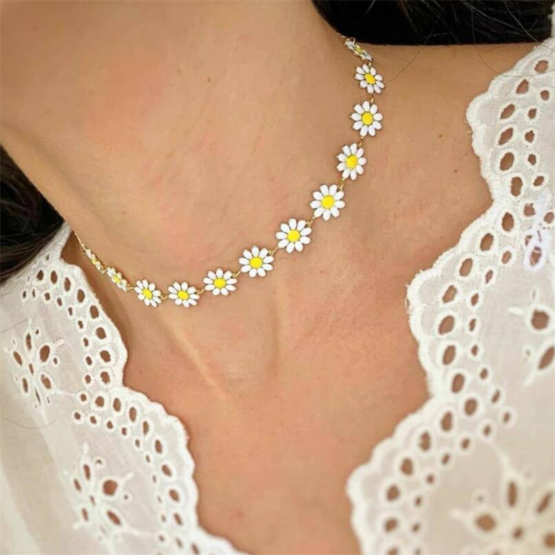 2025 MW2623 2025 necklace fashion simple personality chrysanthemum flower accessories necklace collar collar