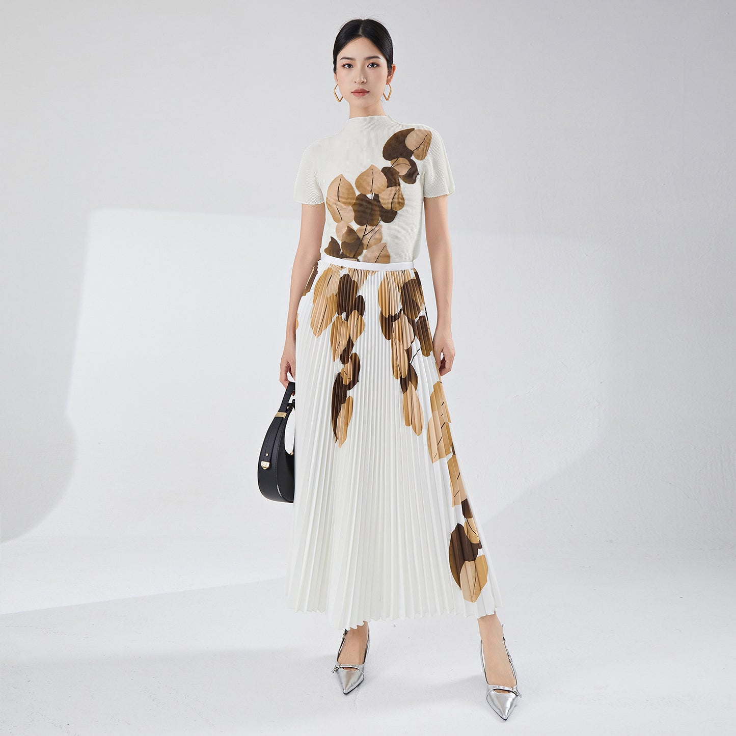 2025 Pleated set, summer two-piece set, high-end printed short-sleeved T-shirt, thin top, pendant, pleated skirt for women