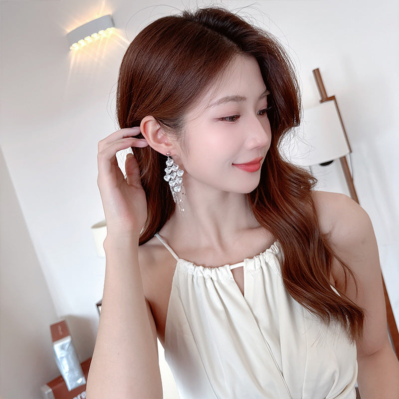 2025 2025 light luxury fashion high-end earrings super flash zircon sweet earrings temperament long love fringed earrings women