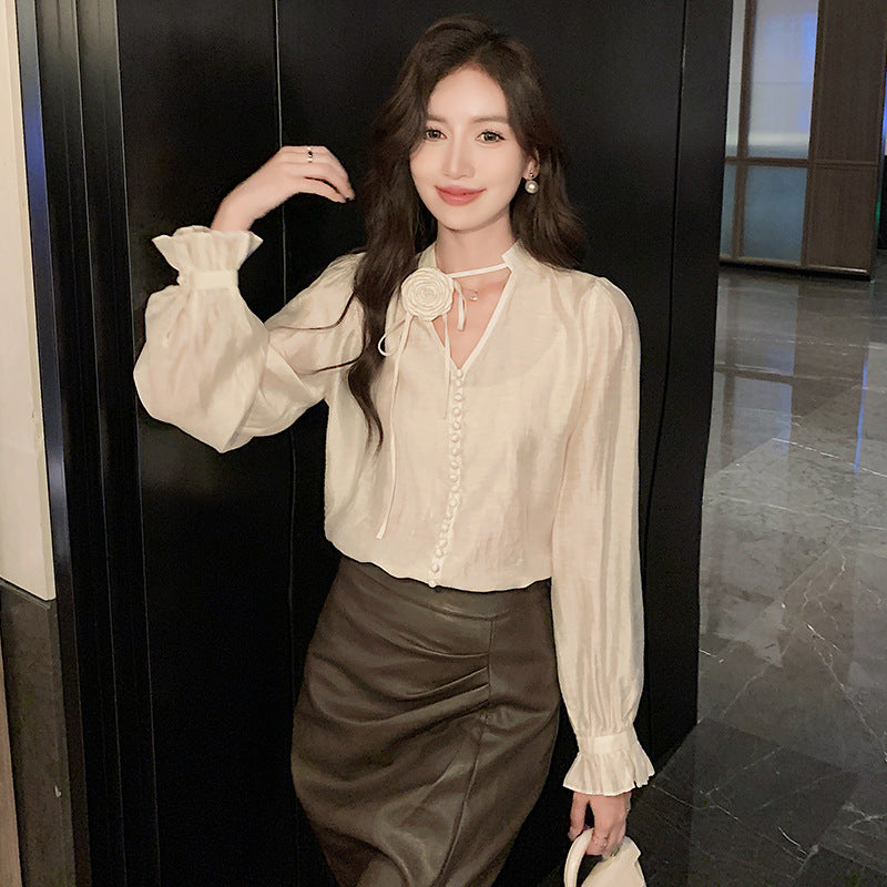 2025 Single-breasted shirt women's spring clothes new Korean version temperament flower decoration long-sleeved bottoming shirt top design sense