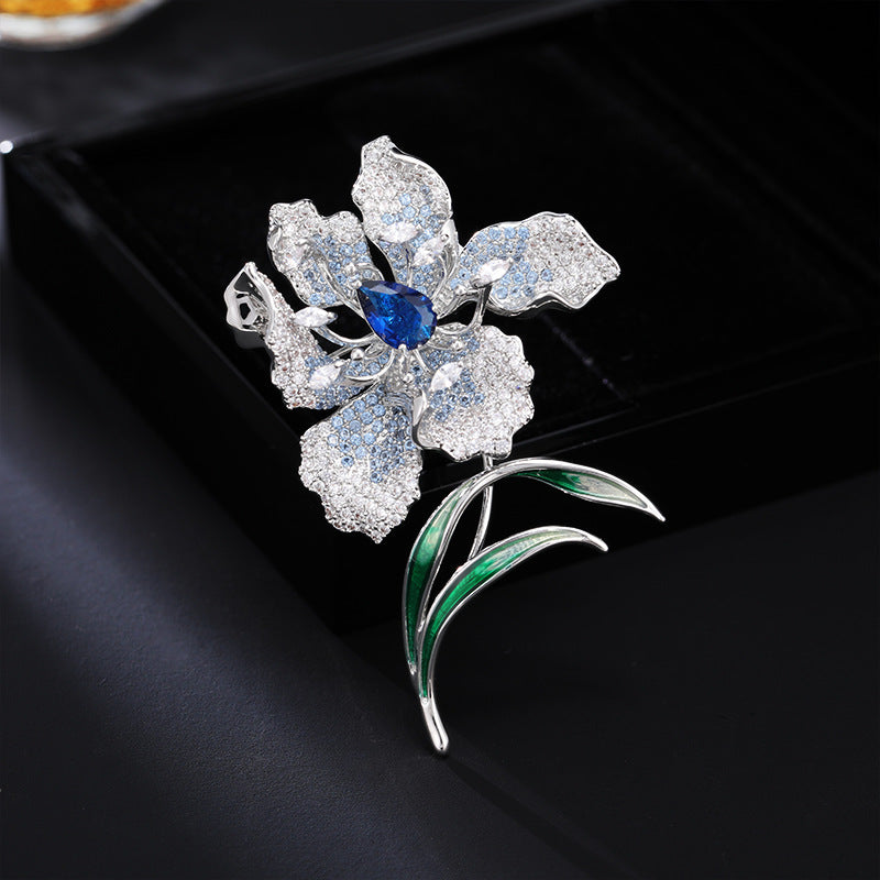 2025 Jewelry heavy industry exquisite gradual change flower brooch femininity light luxury brooch sweet fashion suit coat accessories