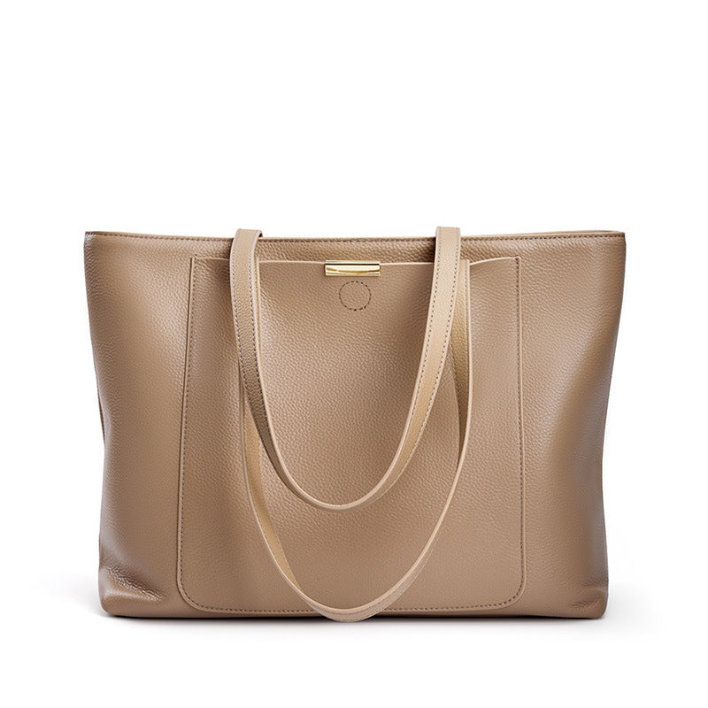 2025 Strictly selected first-layer cowhide tote bag, high-end sense, large-capacity leather women's bag, fashionable and versatile commuter bag