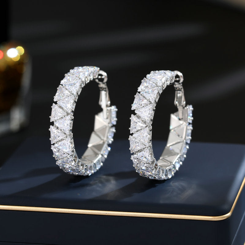 2025 New light luxury high-end temperament earrings, bright geometric triangular zircon inlaid earrings, circle earrings.