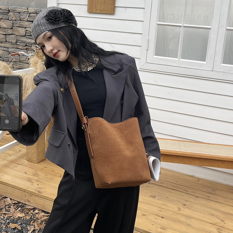 BENPAOLV 2025Frosted cowhide bucket bag women's commuting large capacity simple fashion single shoulder armpit large bag leather women's bag tide wholesale