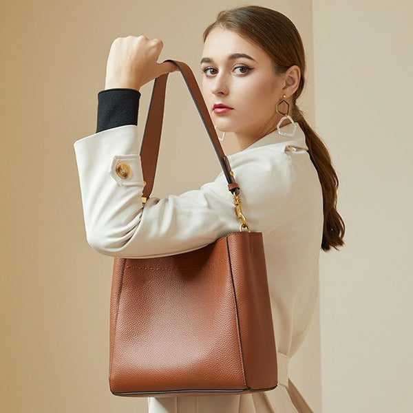 2025 Autumn and winter women's bags 2021 new fashionable retro leather large-capacity bucket bags versatile shoulder messenger bags