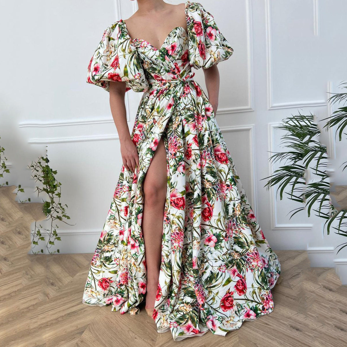 New women's clothing new V-neck chiffon printed high-waisted and thin big swing skirt, celebrity short-sleeved dress