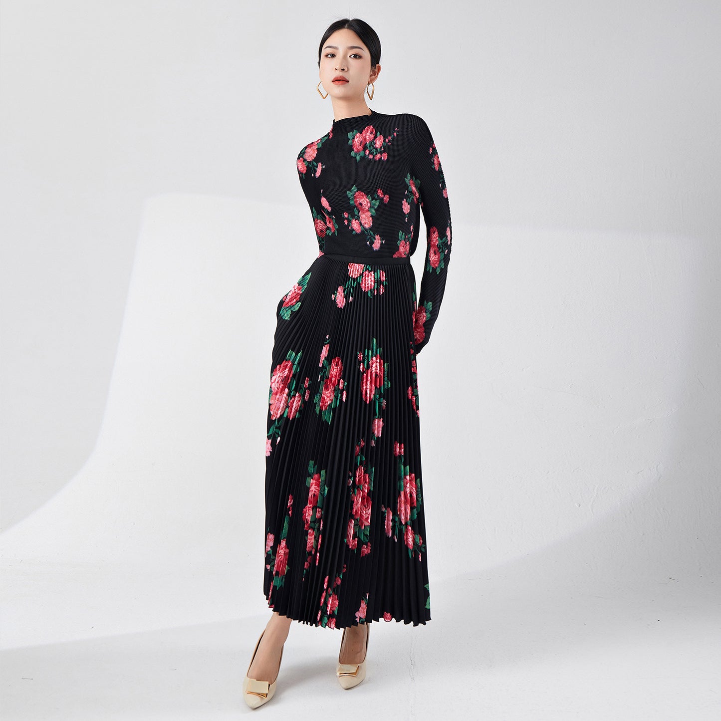 2025 Popularan Station Suit Skirt Spring Women's Design Sense Printed Long Sleeve T-Shirt Top Big Swing Skirt Two-piece Set