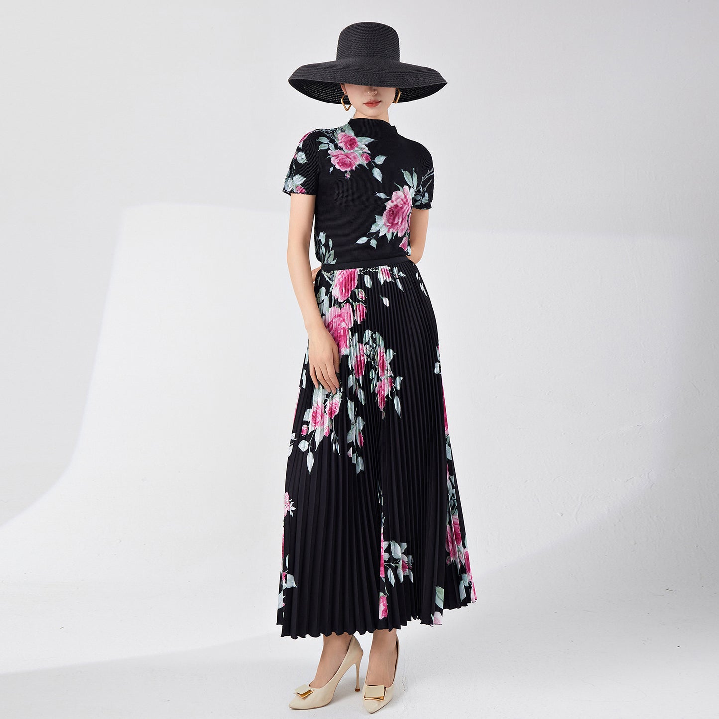 2025 Fashion suit Women's clothing High-end summer suit Printed short-sleeved top Half skirt temperament pleated two-piece set Popularan goods