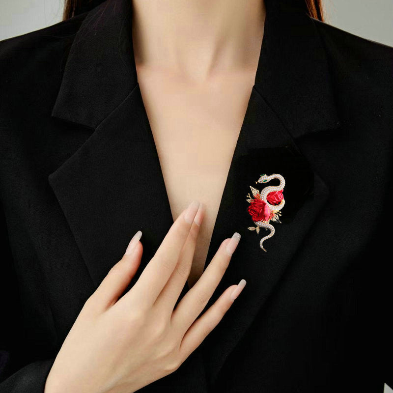 2025 New Guochao Personality Niche Design Sense High-end Luxury Brooch Pin Suit Accessories Rose Snake Brooch