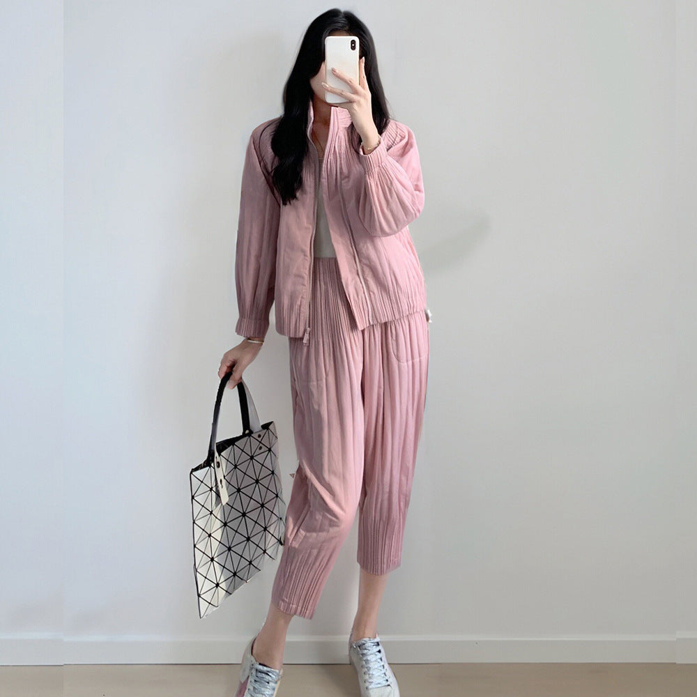 2025 Fashion autumn and winter cotton-padded suit, women's two-piece set, high-end women's clothing, new pleated cotton-padded coat, a complete set of Popular style