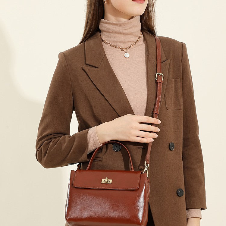2025 Fashion textured cowhide handbag versatile retro shoulder bag genuine leather commuter messenger bag