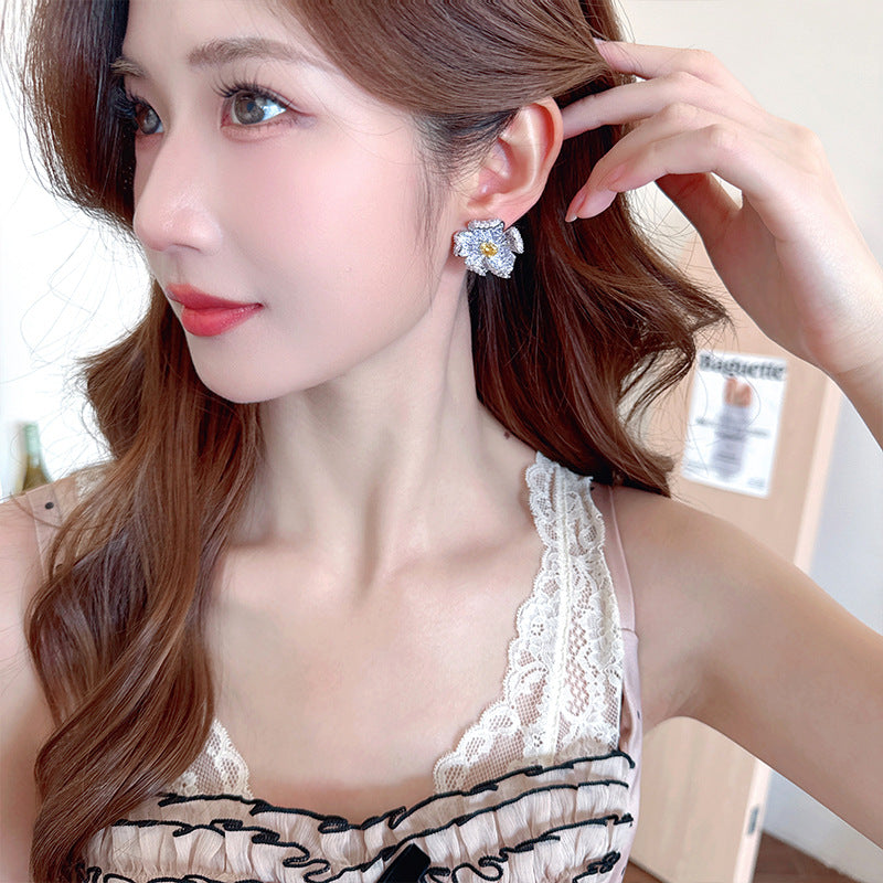 2025 sweet sunflower three-dimensional earrings s925 silver needle elegant temperament fashion stud earrings slightly inlaid with zirconium earrings women