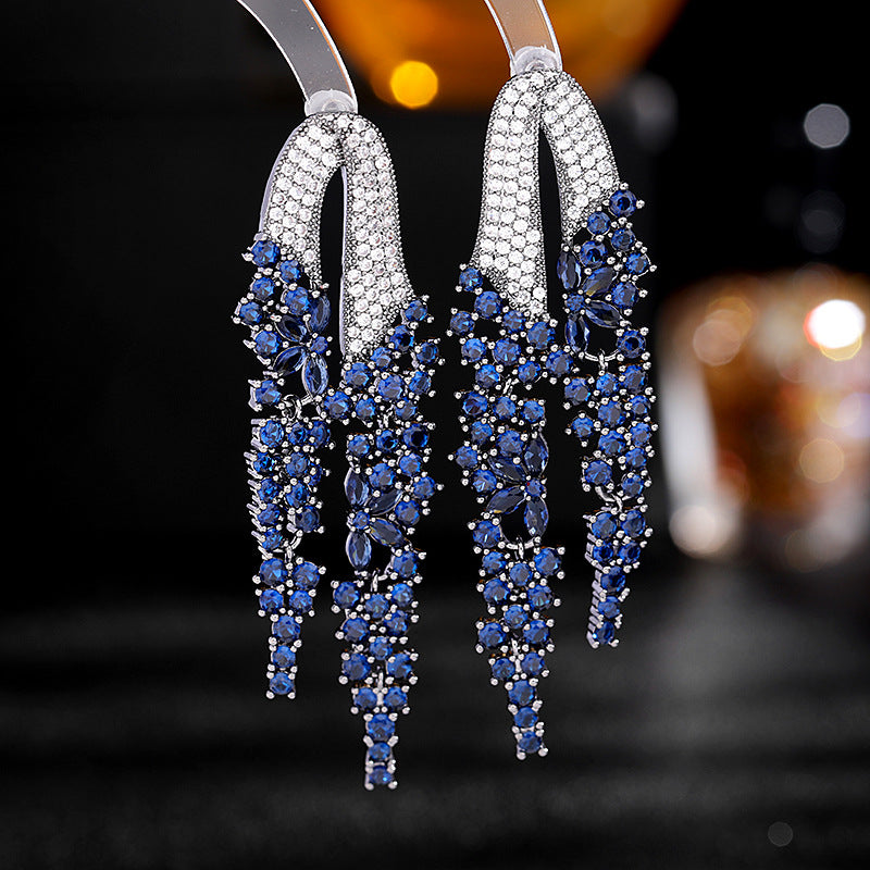 2025 2025 retro palace clothes exaggerated atmosphere ear jewelry elegant temperament dinner dress with long earrings