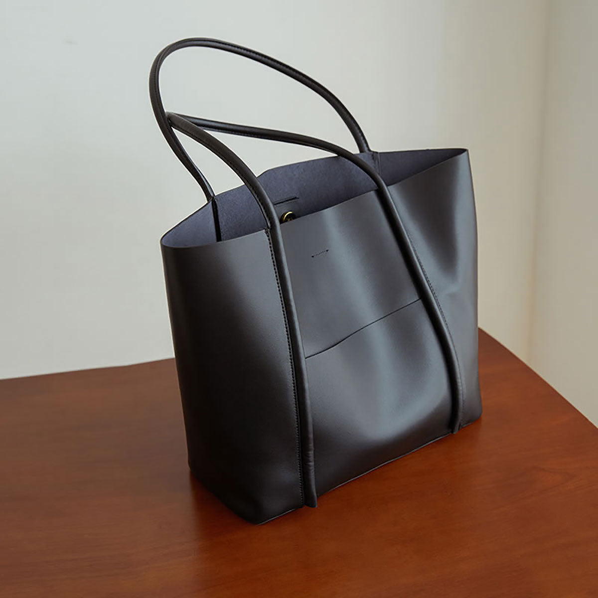2025 2021 new leather women's bag cowhide commuter shoulder women's bag large capacity portable large bag tote bag
