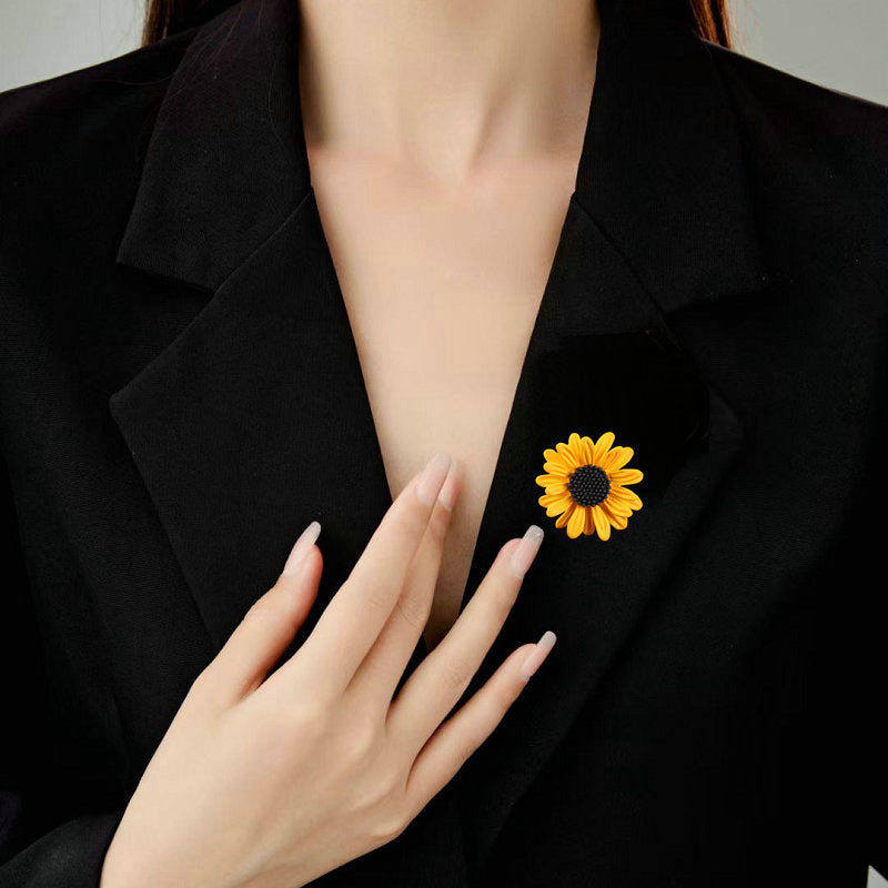 2025 In one fell swoop, sunflower dripping oil, small daisy brooch, women's fresh pastoral style, pin, hat, clothing, collar pin and accessories