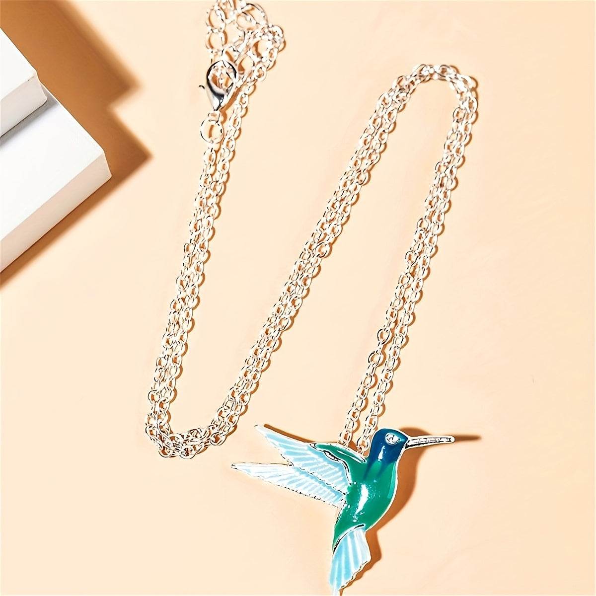 Fashion thick silver hummingbird pendant necklace European and American fashion animal jewelry holiday accessories gifts