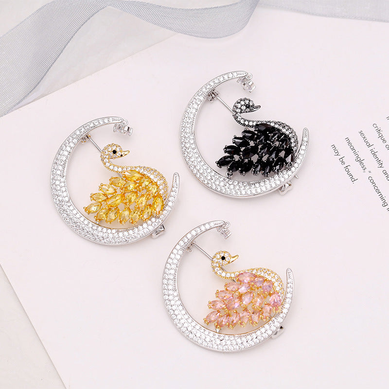 2025 Korean high-end zircon temperament elegant swan brooch fashion suit pin buckle fixed clothes coat accessories