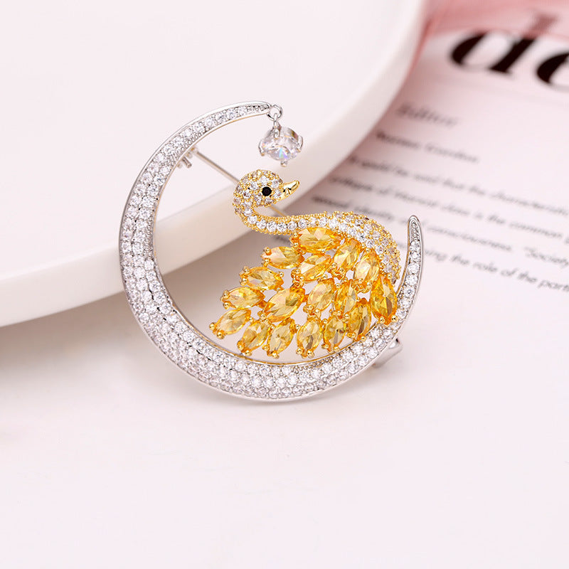 2025 Korean high-end zircon temperament elegant swan brooch fashion suit pin buckle fixed clothes coat accessories