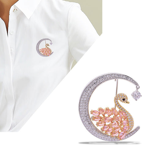 2025 Korean high-end zircon temperament elegant swan brooch fashion suit pin buckle fixed clothes coat accessories
