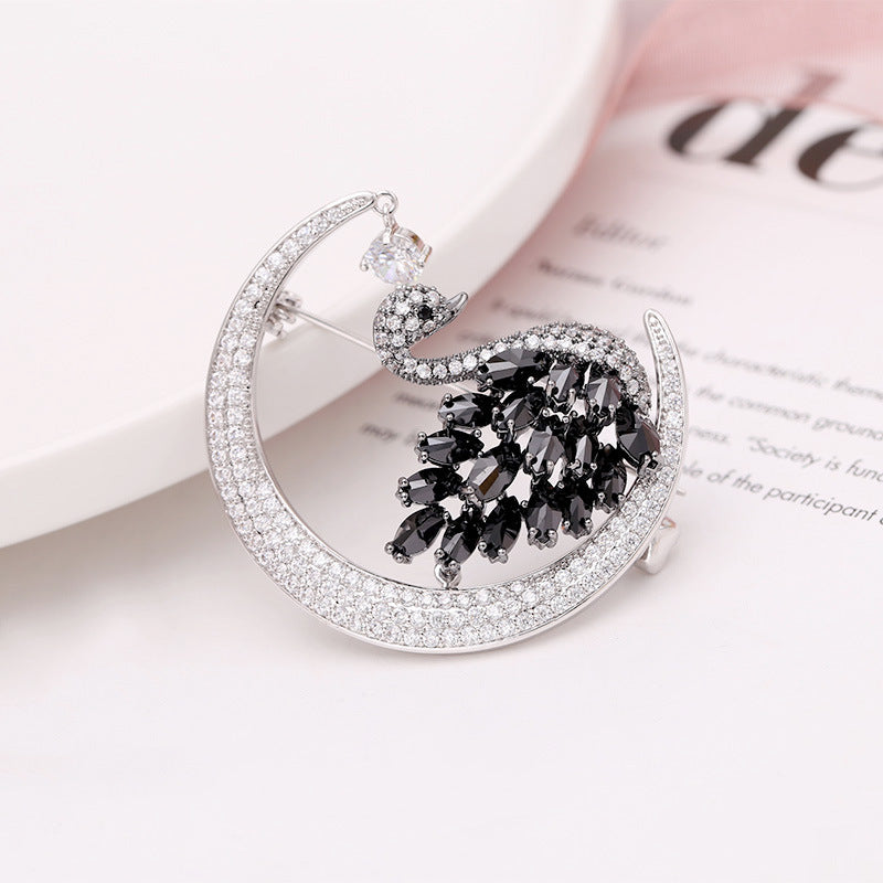 2025 Korean high-end zircon temperament elegant swan brooch fashion suit pin buckle fixed clothes coat accessories