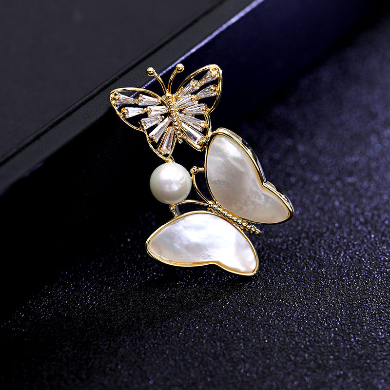 2025 Liyu jewelry Korean shell butterfly brooch trendy silk scarf buckle suit accessories pin Internet celebrity coat decoration wholesale