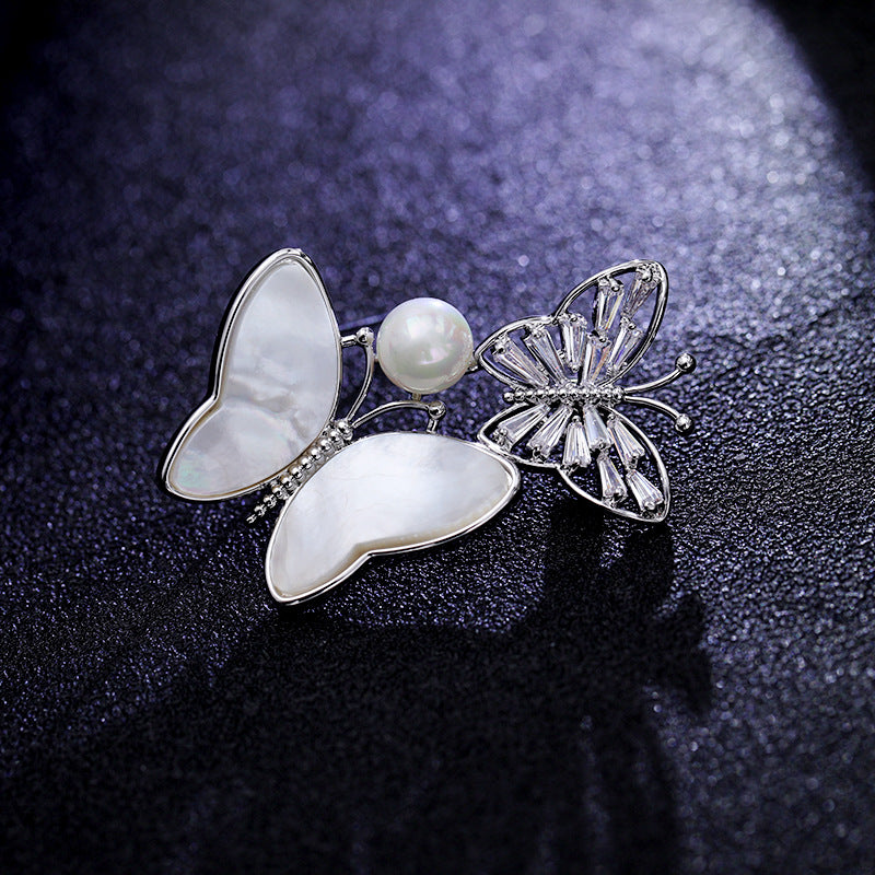 2025 Liyu jewelry Korean shell butterfly brooch trendy silk scarf buckle suit accessories pin Internet celebrity coat decoration wholesale