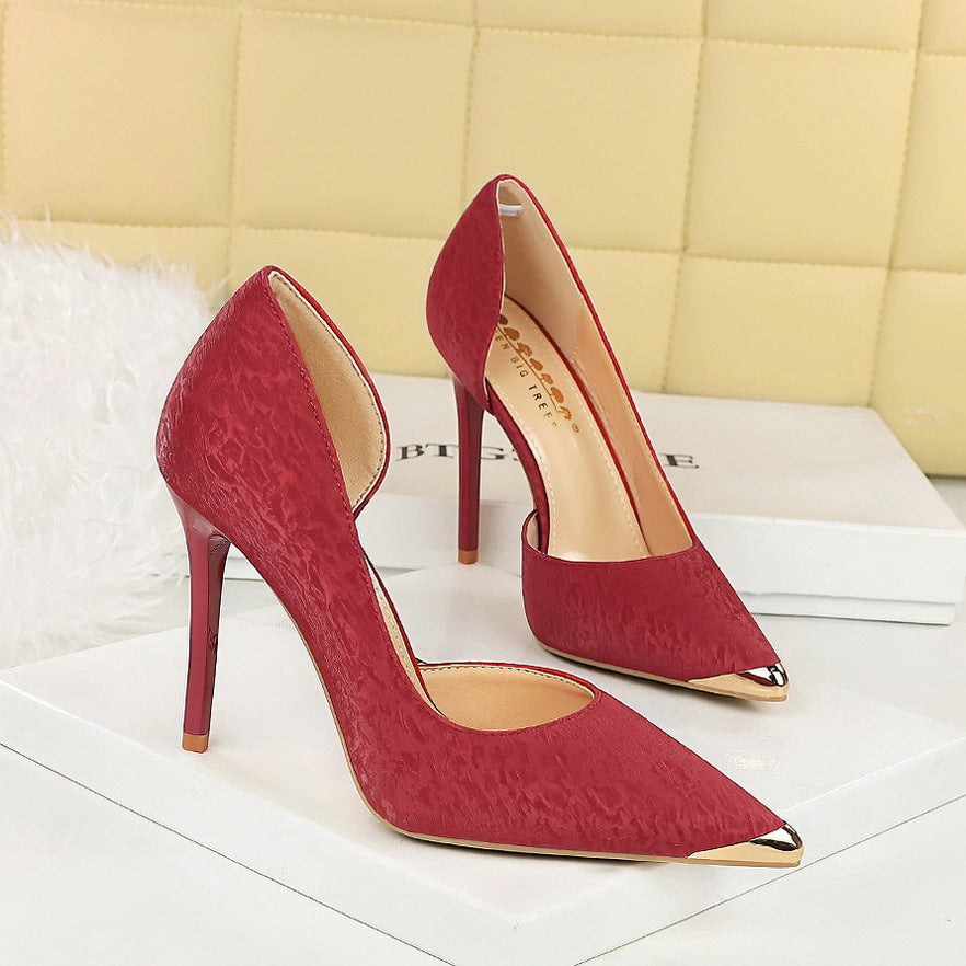 2025 8626-2 Ethnic style pointed head shallow mouth hollow high heels women's thin heel iron head metal decoration national style satin single shoes