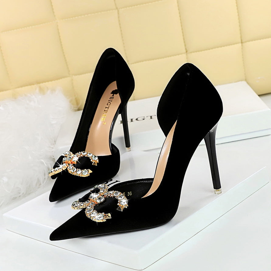 2025 1363-AK77 banquet high heels women's shoes suede shallow mouth pointed side hollow rhinestone pearl bow single shoes
